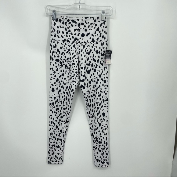 Onzie Flow high rise legging white cheetah Sz XS high basic midi - Picture 1 of 11